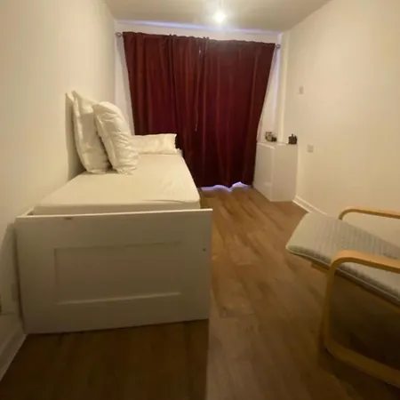 Cozy Urban In شقة بريستول